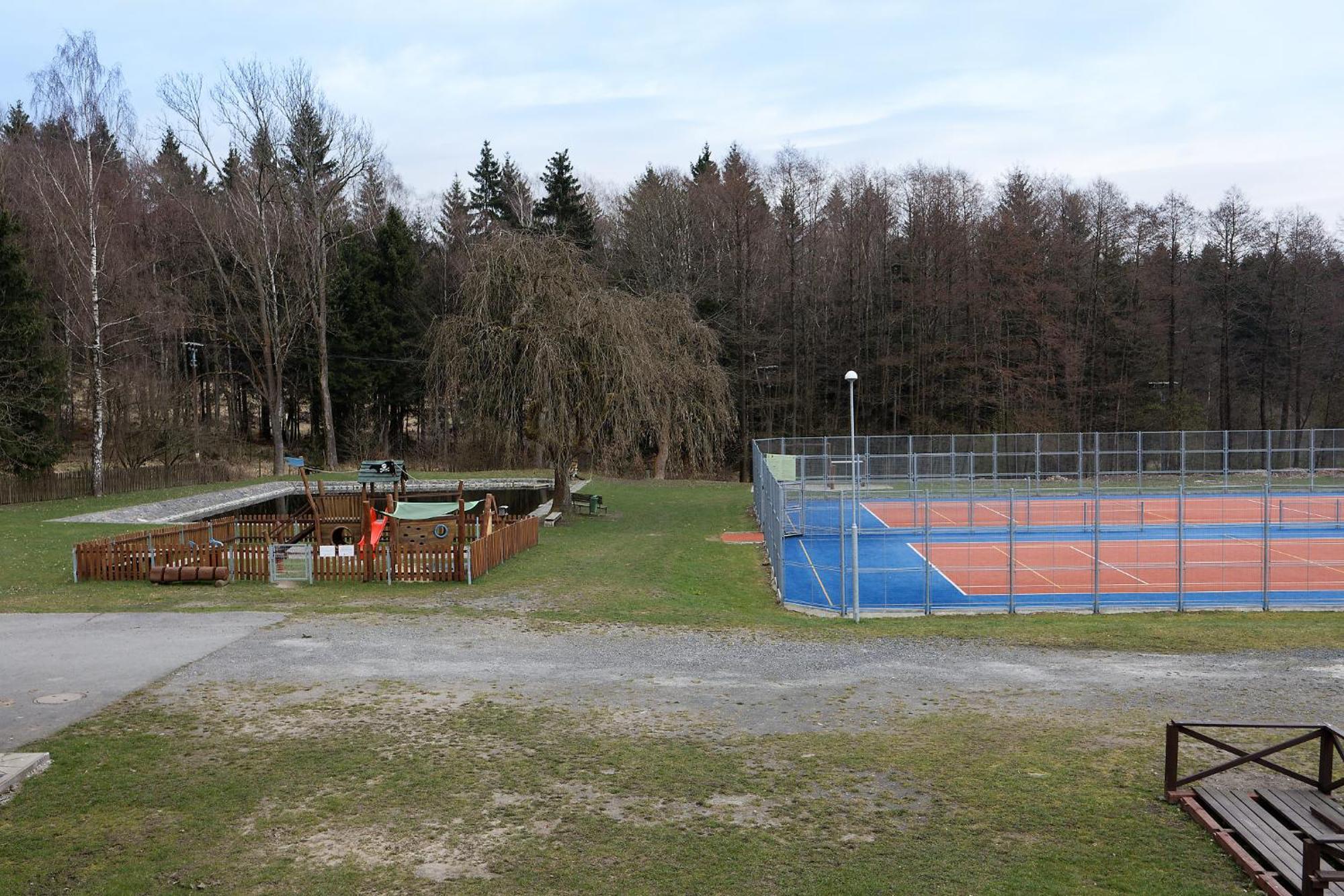 Penzion A Restaurace Na Krizovatce Polevsko Exteriör bild